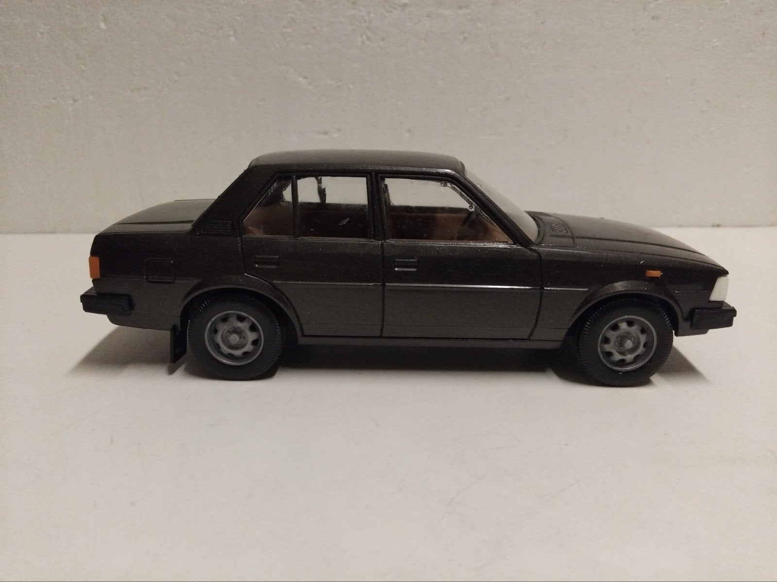 Stahlberg Finland Toyota Corolla DX antra 1/24, Ophalen of Verzenden, Gebruikt, Auto, Overige merken