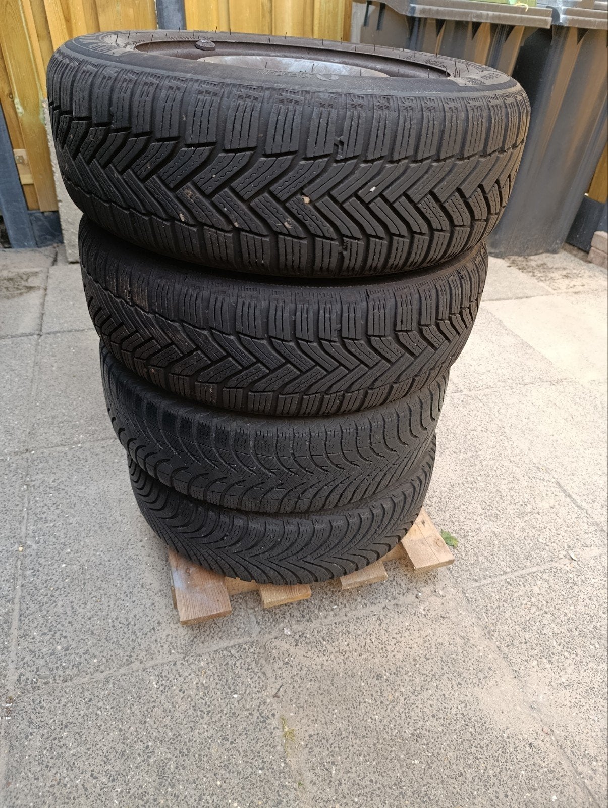 Set van 4 Michelin winterbanden op velg 185/65 R15, Ophalen