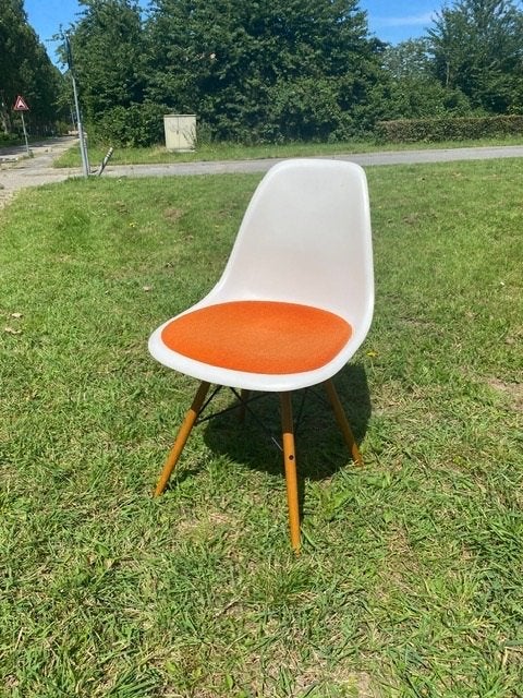 vitra Eames stoel, Ophalen, Wit, Zo goed als nieuw, Stof