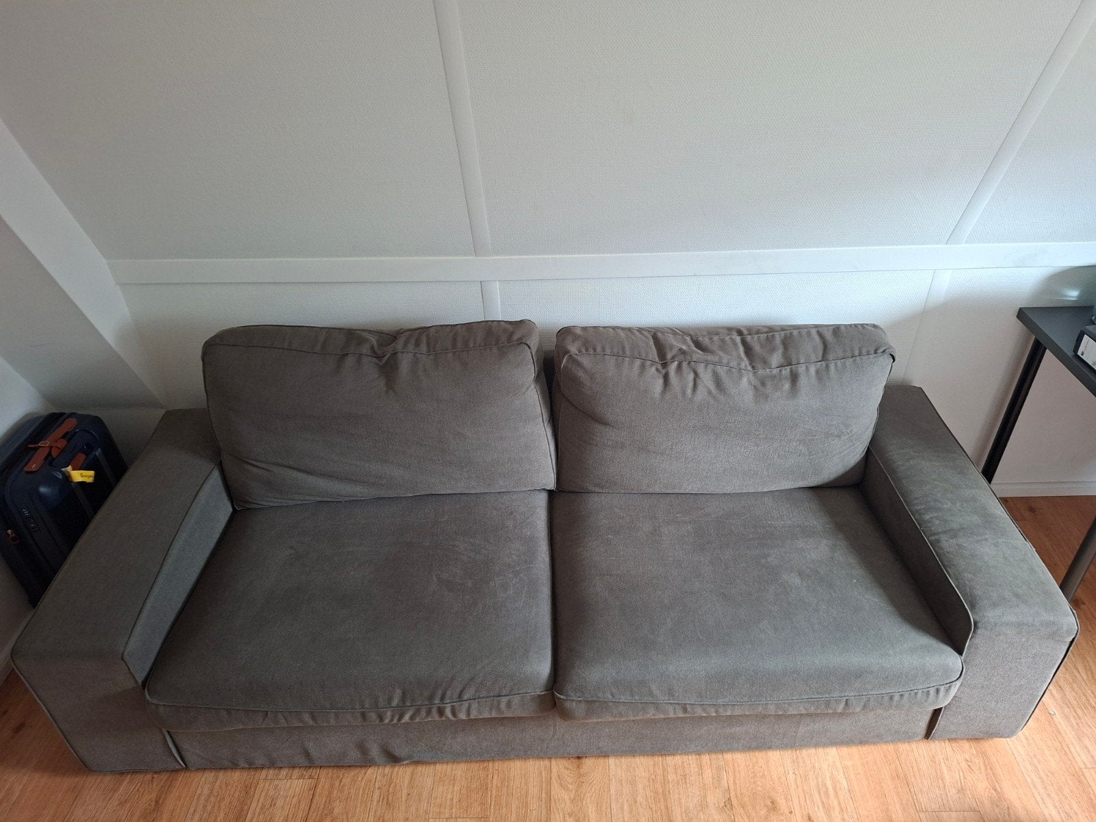 Comfortabele 2-zitsbank - Grijs, Modern, Comfortabel, Gebruikt, 150 tot 200 cm, Tweepersoons