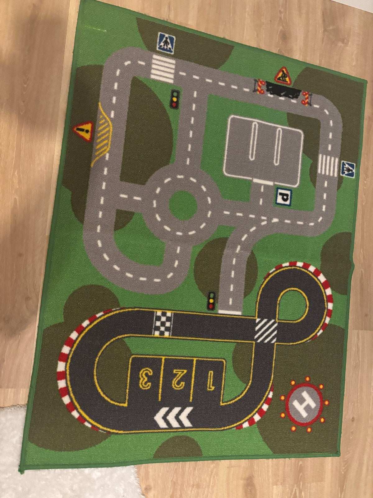 Speelkleed automat met wegen en racebaan helicopterplaats, Ophalen, Gebruikt