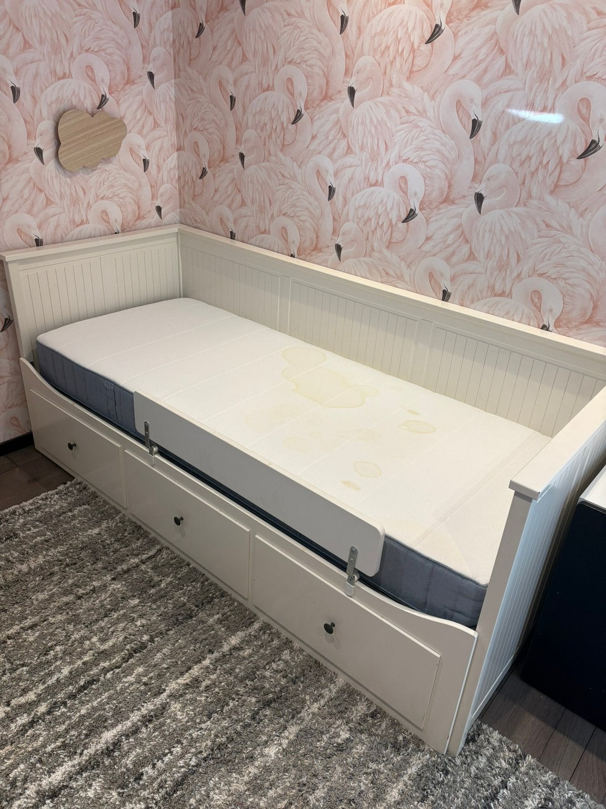 Ikea hemnes bed, Ophalen, 85 tot 100 cm, Zo goed als nieuw, Matras