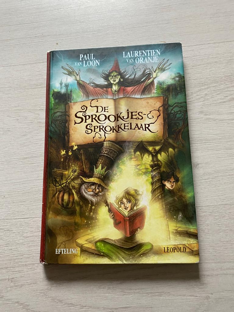 Efteling leesboek De Sprookjes Sprokkelaar - Paul van Loon, Ophalen of Verzenden, Zo goed als nieuw