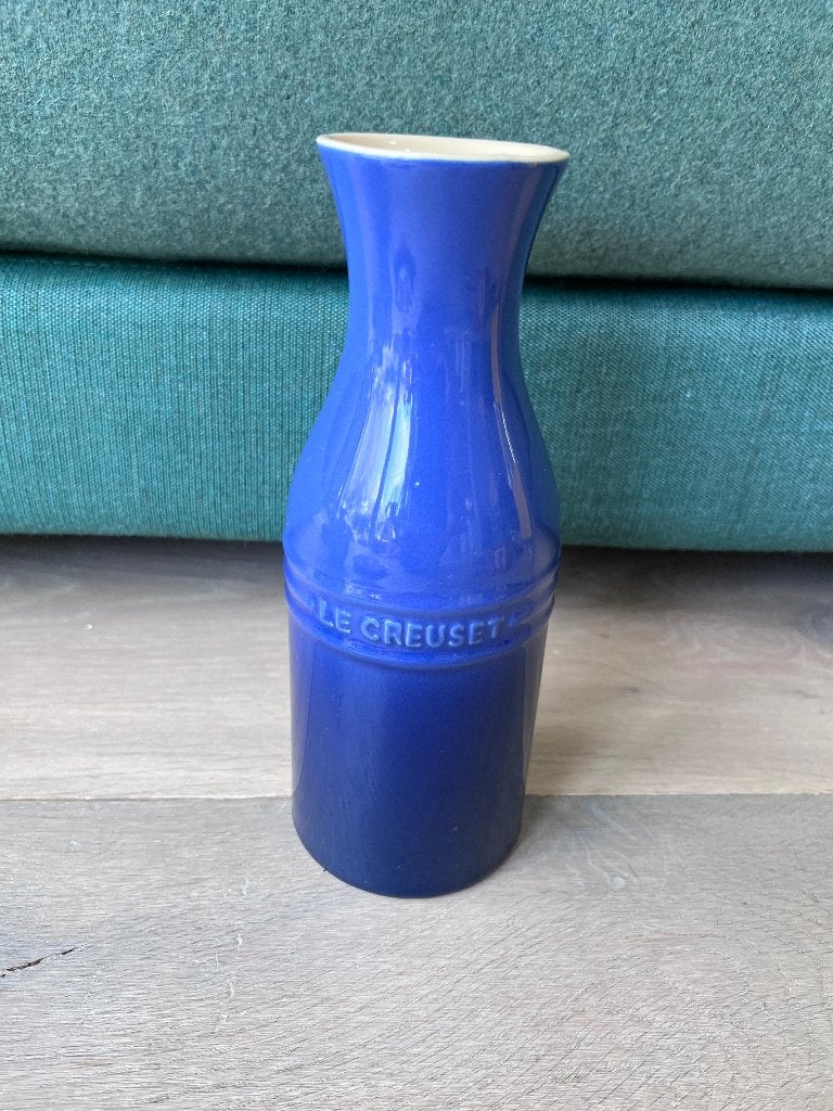 Le Creuset karafje blauw, Le Creuset, Verzenden, Steen/keramiek, Overige typen