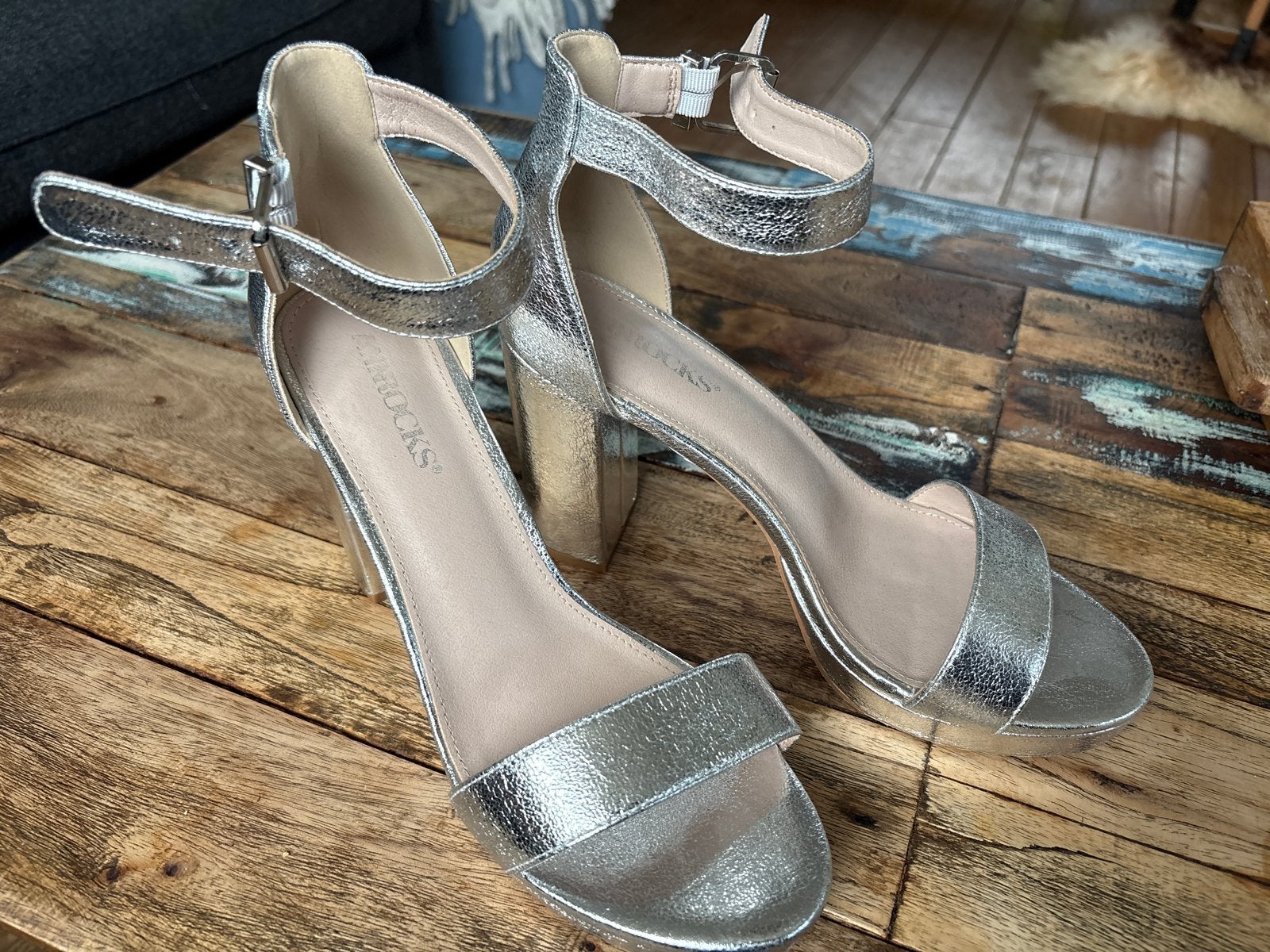 Zilverkleurige sandalen met blokhak, maat 41, Ophalen of Verzenden, Zo goed als nieuw, Overige kleuren, Sandalen of Muiltjes