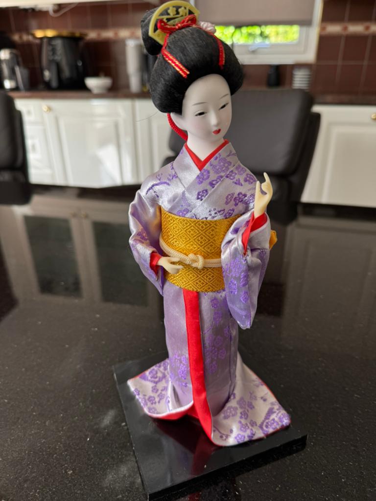 Bieden: Japanse vrouw in kimono figuur 30 cm, Ophalen of Verzenden
