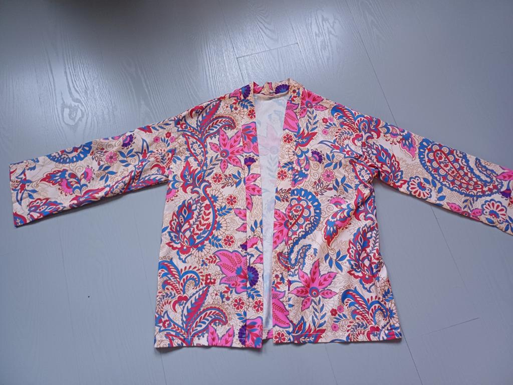 PRACHTIG KIMONO jasje blouse vrolijk zgan 38 40, Kleding | Dames, Ophalen of Verzenden, Zo goed als nieuw, Maat 38/40 (M)