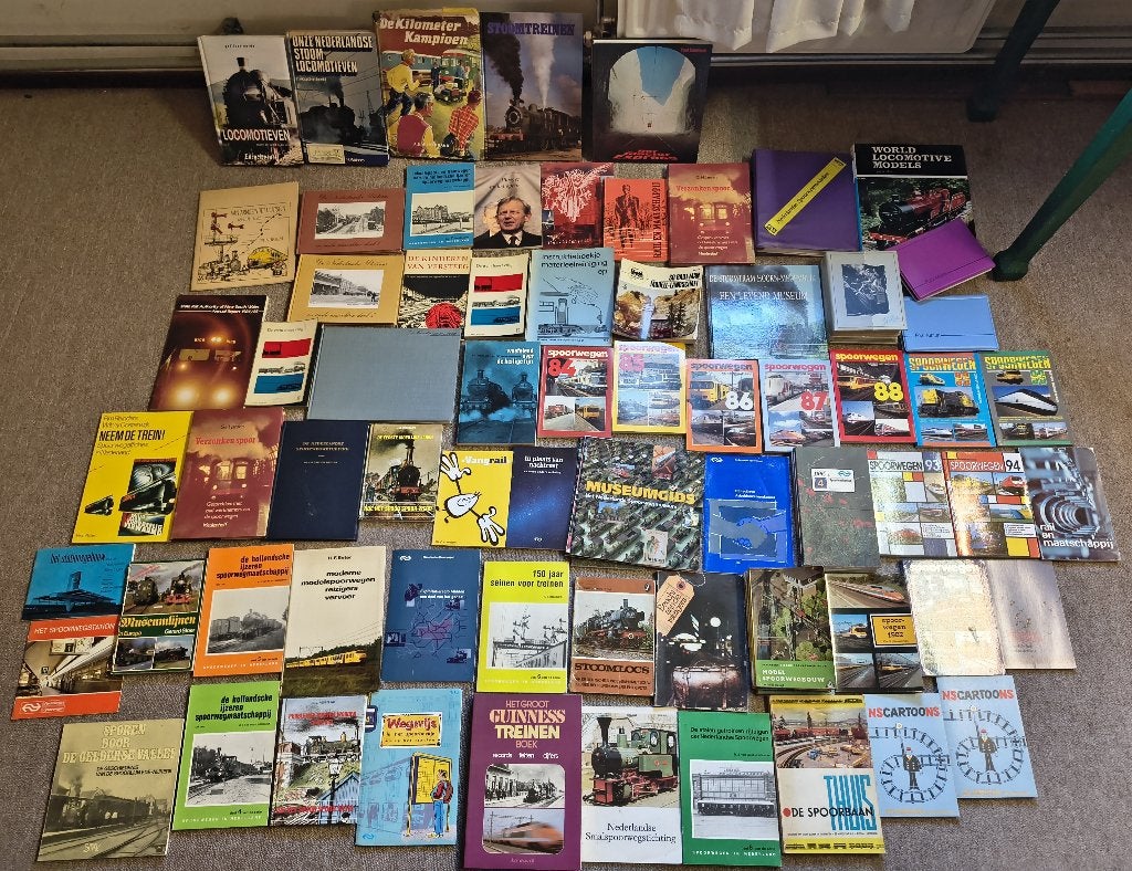 Partij ca 75 spoorwegenboeken en 3 fotoboeken van de NS, Ophalen, Gebruikt, Trein, Overige typen