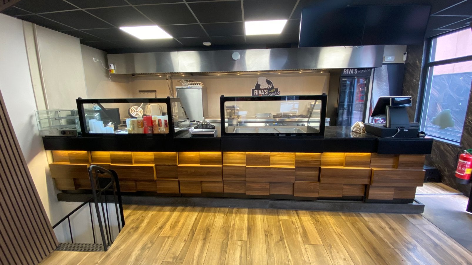 Complete Horeca Inventaris,  Zanussi, Liebherr, Kassasysteem, Ophalen