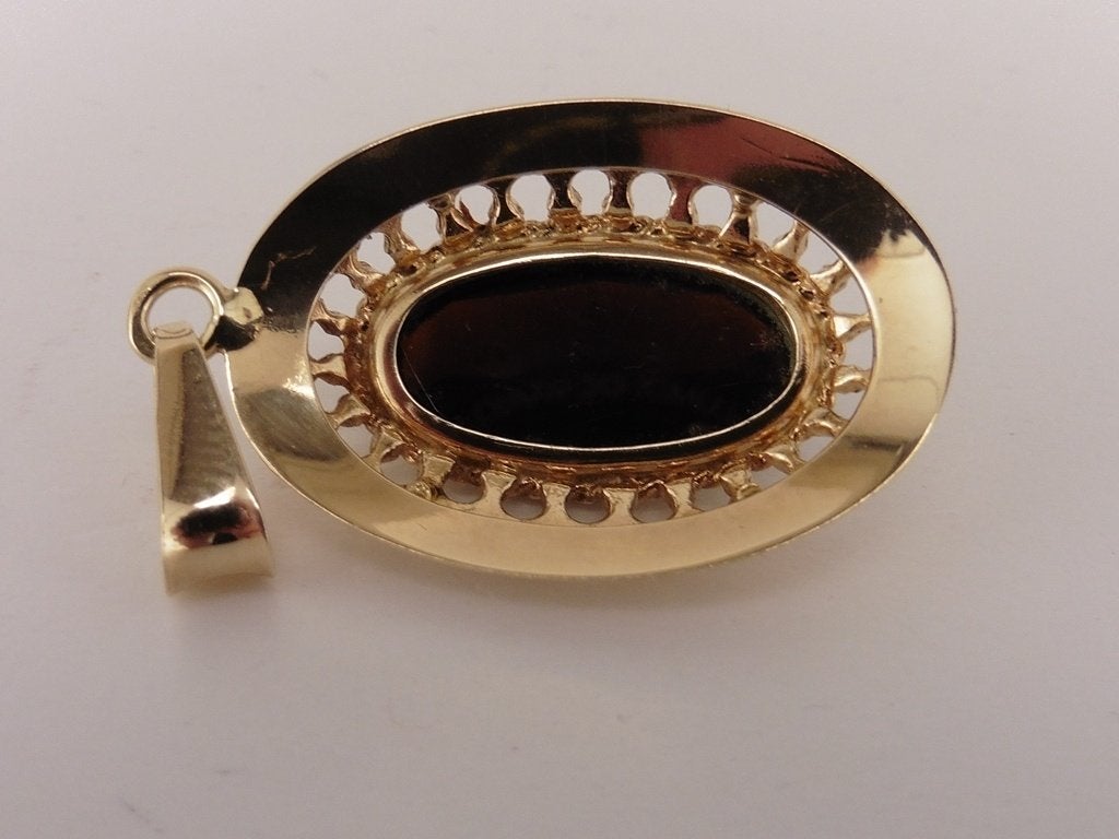 Gouden hanger met granaat                             G57, Gebruikt, ., Ophalen of Verzenden, .