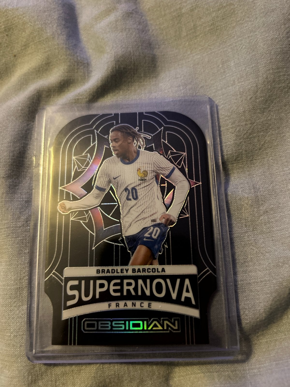 Bradley Barcola Supernova Obsidian Panini /120, Verzamelen, Sportartikelen en Voetbal, Zo goed als nieuw, Spelerskaart, Buitenlandse clubs