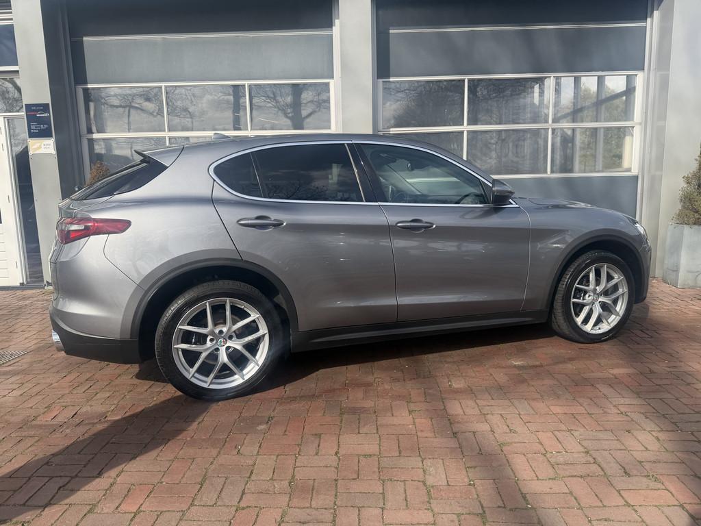 Alfa Romeo Stelvio 2.0 T AWD Veloce AWD Super First Edition, Auto's, Automaat, 4 cilinders, Leder, Vierwielaandrijving