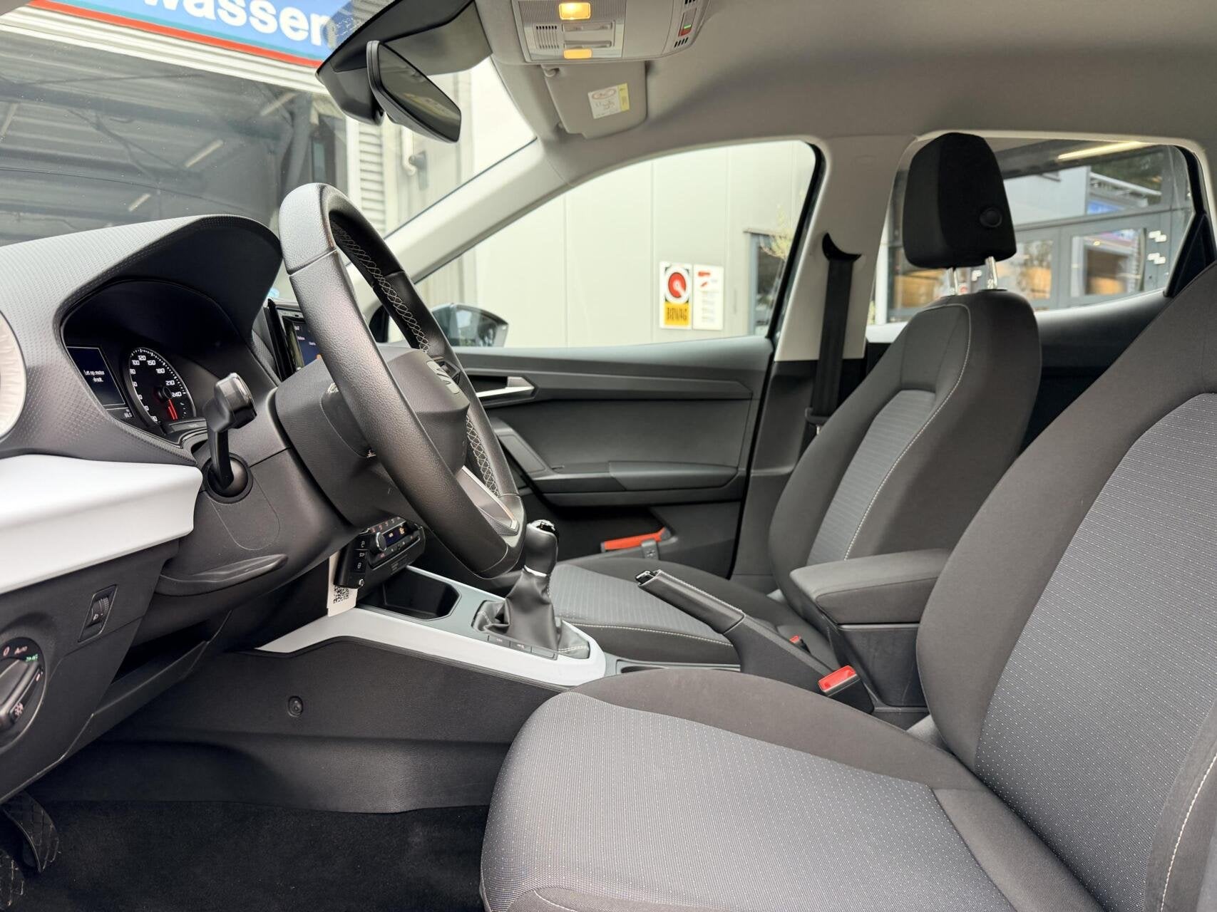 Seat Arona 1.0 TSI Style Business Connect | Cruise | Digital, Auto's, Voorwielaandrijving, Dealer onderhouden, Stof, Gebruikt