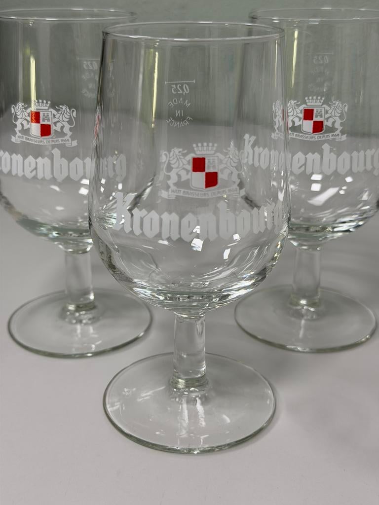 3x Kronenbourg 1664 Bierglas 0.33L Op Voet Made in France, Ophalen of Verzenden, Zo goed als nieuw, Glas of Glazen, Overige merken