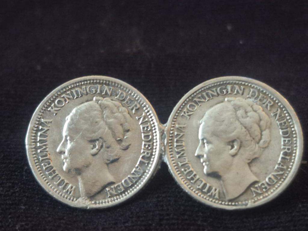 Antieke zilveren munt broche "Stille Weerstand" WO II, Ophalen of Verzenden, Koningin Wilhelmina, 10 cent