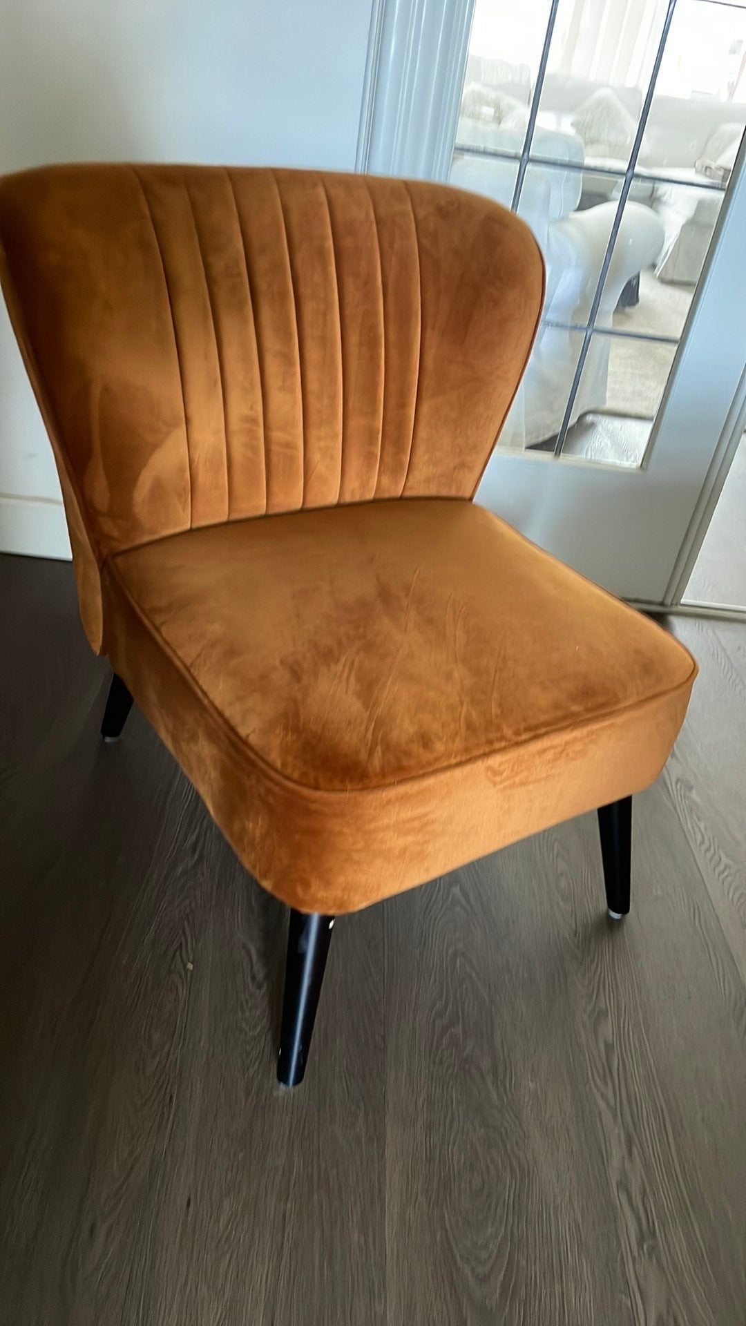4 Leuke makkelijke stoeltjes in warme cognac-kleur velvet, Ophalen, Minder dan 75 cm, Zo goed als nieuw, Stof