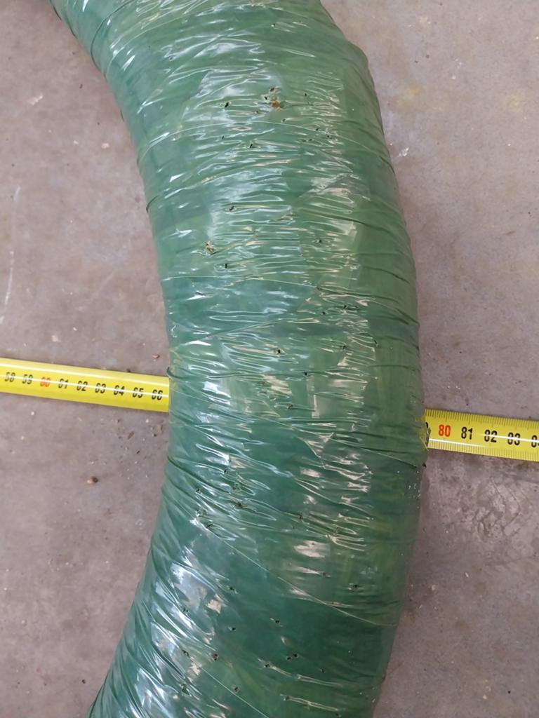 2xKransen stro75 en 80 cm .15.00 pst 1 oasekrans 80 cm 10.00, Ophalen