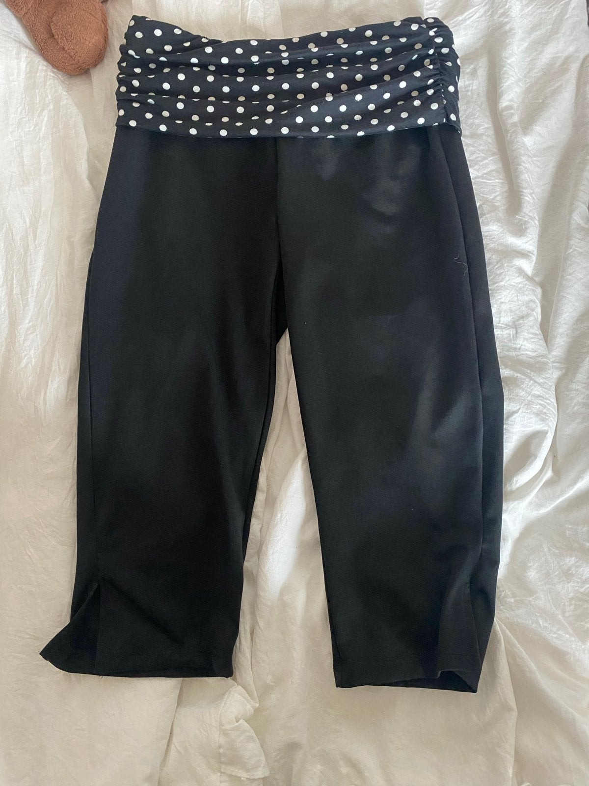 Zwarte capri broek met polkadot tailleband, Verzenden, Zwart, Zo goed als nieuw, Driekwart
