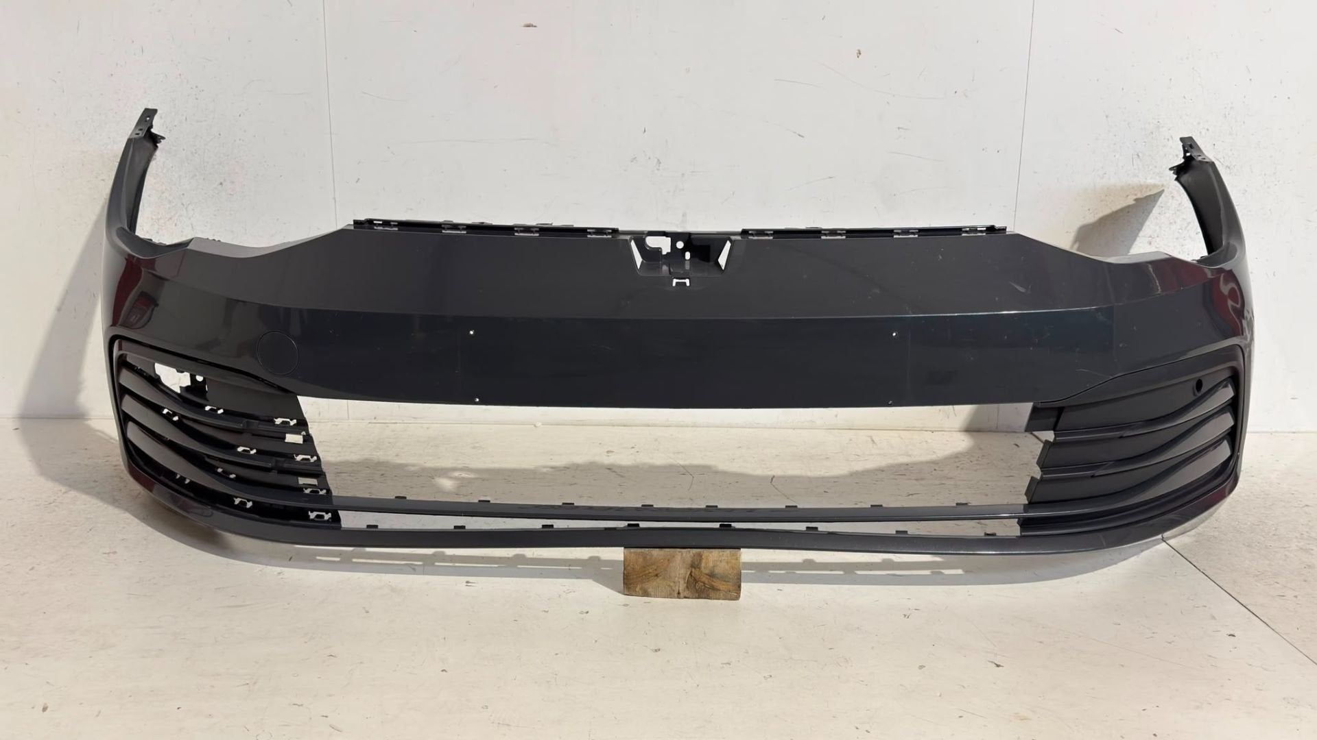 Volkswagen Golf 8 voorbumper 5H0807221H, Gebruikt, Volkswagen AG, Bumper, Berliner Ring 2
38440  Wolfsburg, DE