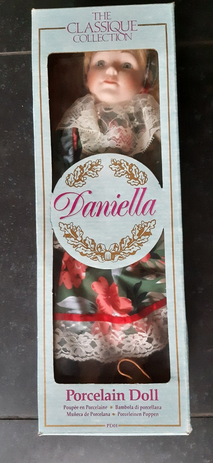 • Porseleinen Pop Daniella (Classique Collection) - Vintage, Verzamelen, Ophalen of Verzenden, Zo goed als nieuw, Pop