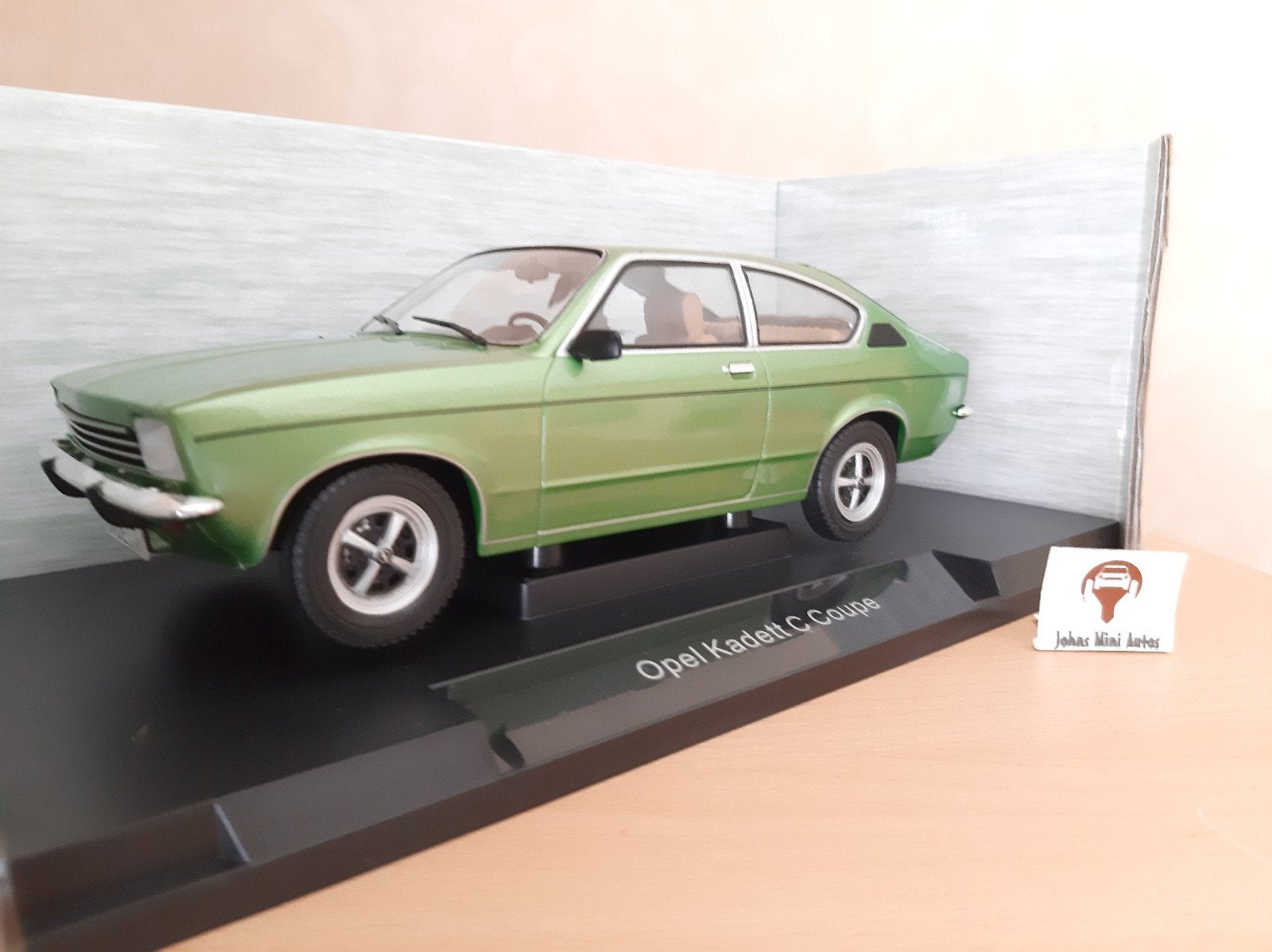 Opel Kadett C Coupe 1975 Groen-Metallic - MCG 1:18, Overige merken, MCG, Auto, Nieuw