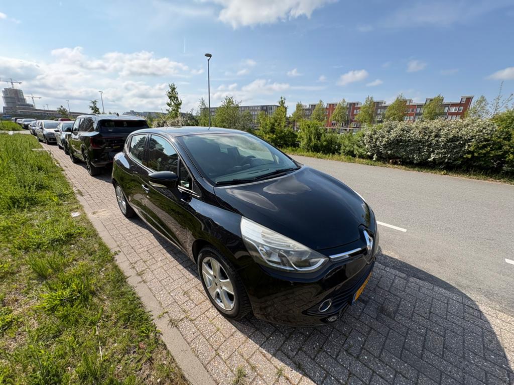 Renault Clio 0.9 TCE 66KW 5-DRS 2014 Zwart -| Airco, Auto's, Voorwielaandrijving, Stof, 40 €/maand, Zwart