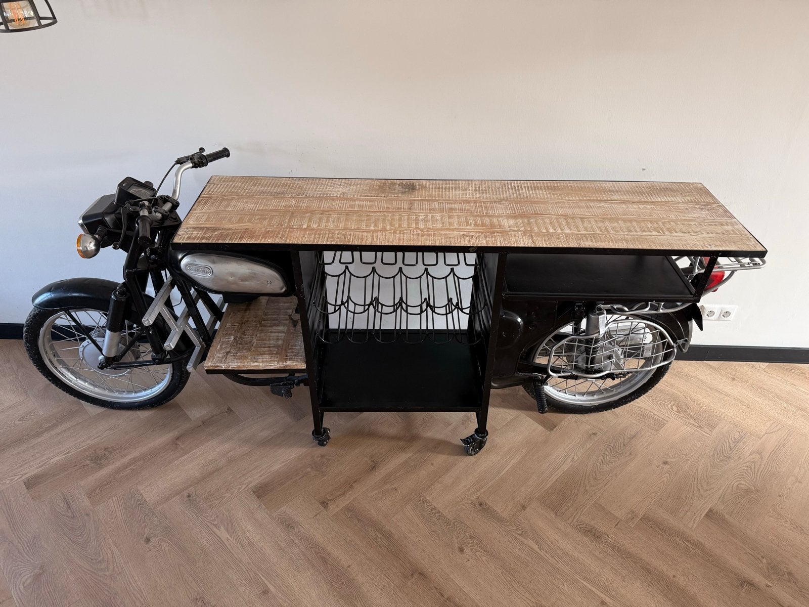 Unieke Industriële Motor Bar - Wijnrek & Tafel, Huis en Inrichting, Ophalen, Gebruikt