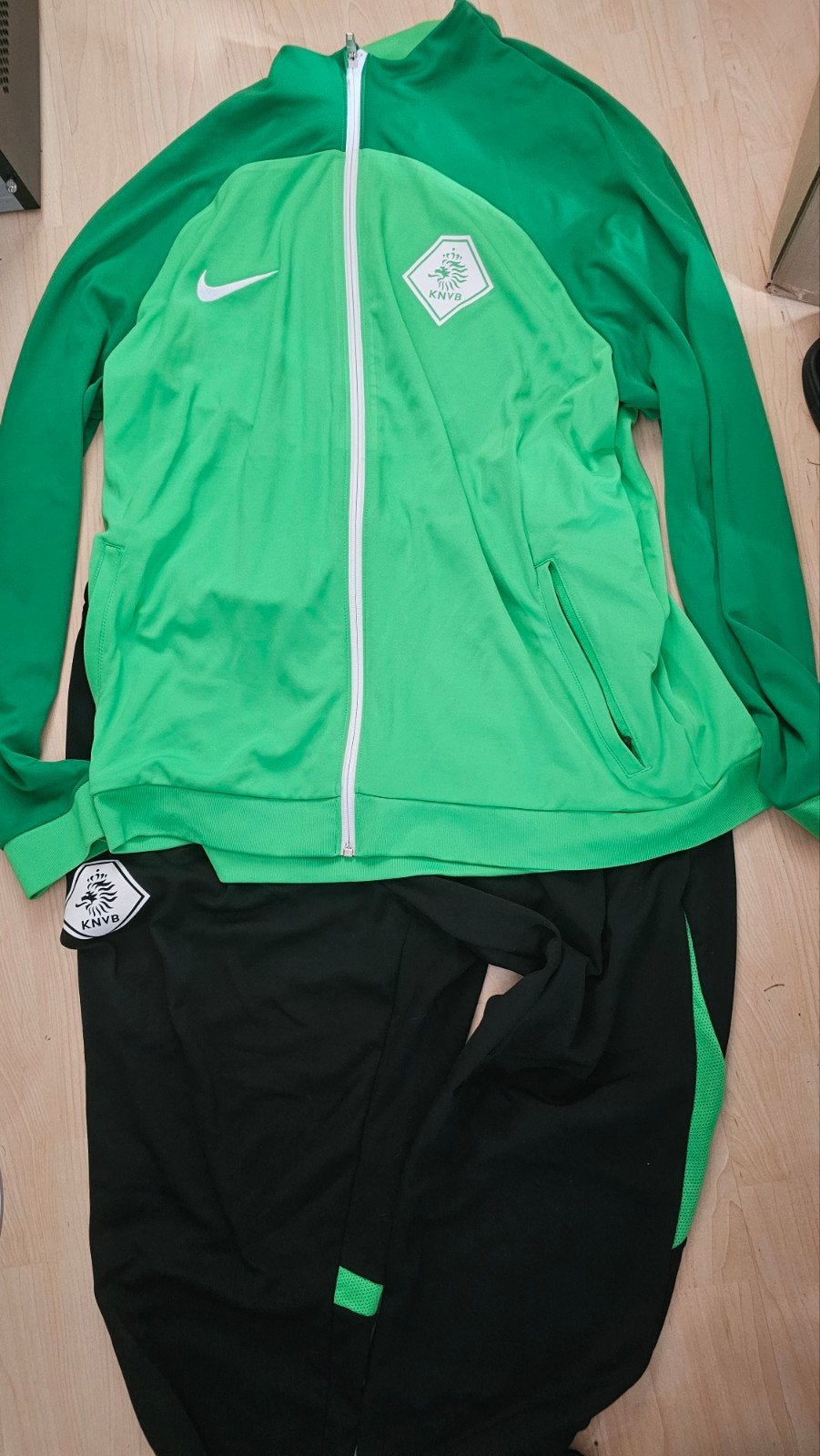 Warmloop trainingspak KNVB - Zo goed als nieuw - Maat XXL, Kleding | Heren, Overige maten, Ophalen of Verzenden, Zo goed als nieuw