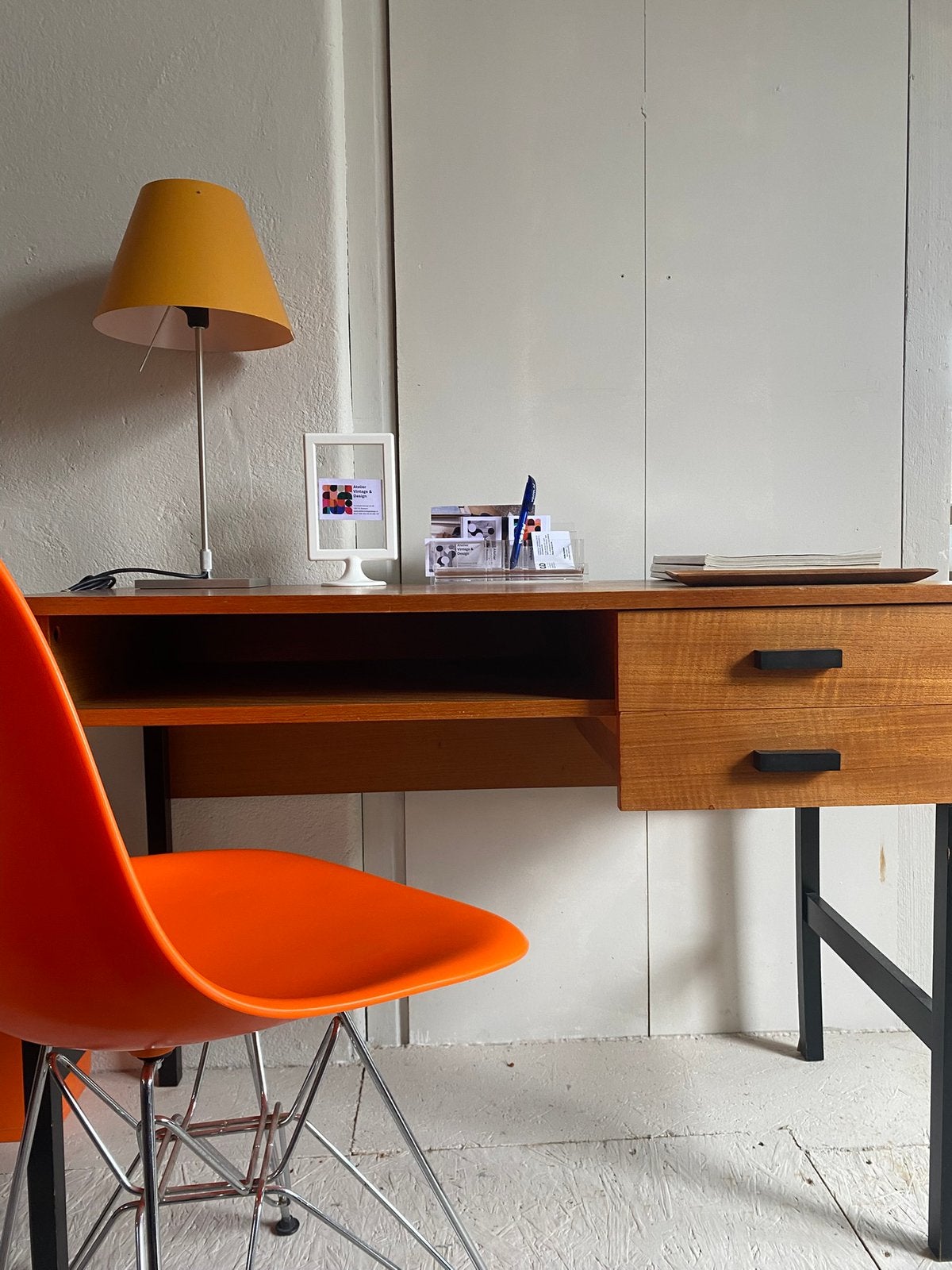 Bureau vintage teakhout, Huis en Inrichting, Bureaus, Ophalen, Zo goed als nieuw