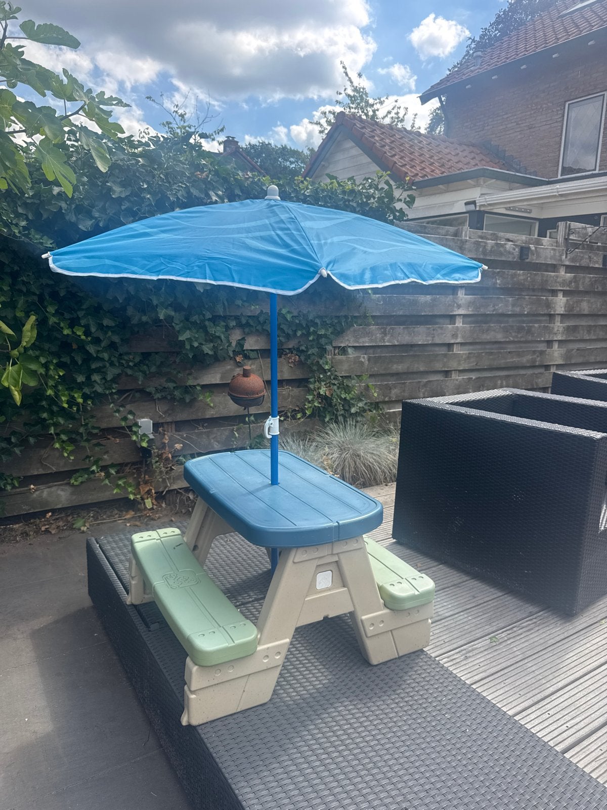 Kinderpicknicktafel met parasol - Zo goed als nieuw, Tuin en Terras, Picknicktafels, Overige materialen, Zo goed als nieuw, Rechthoekig