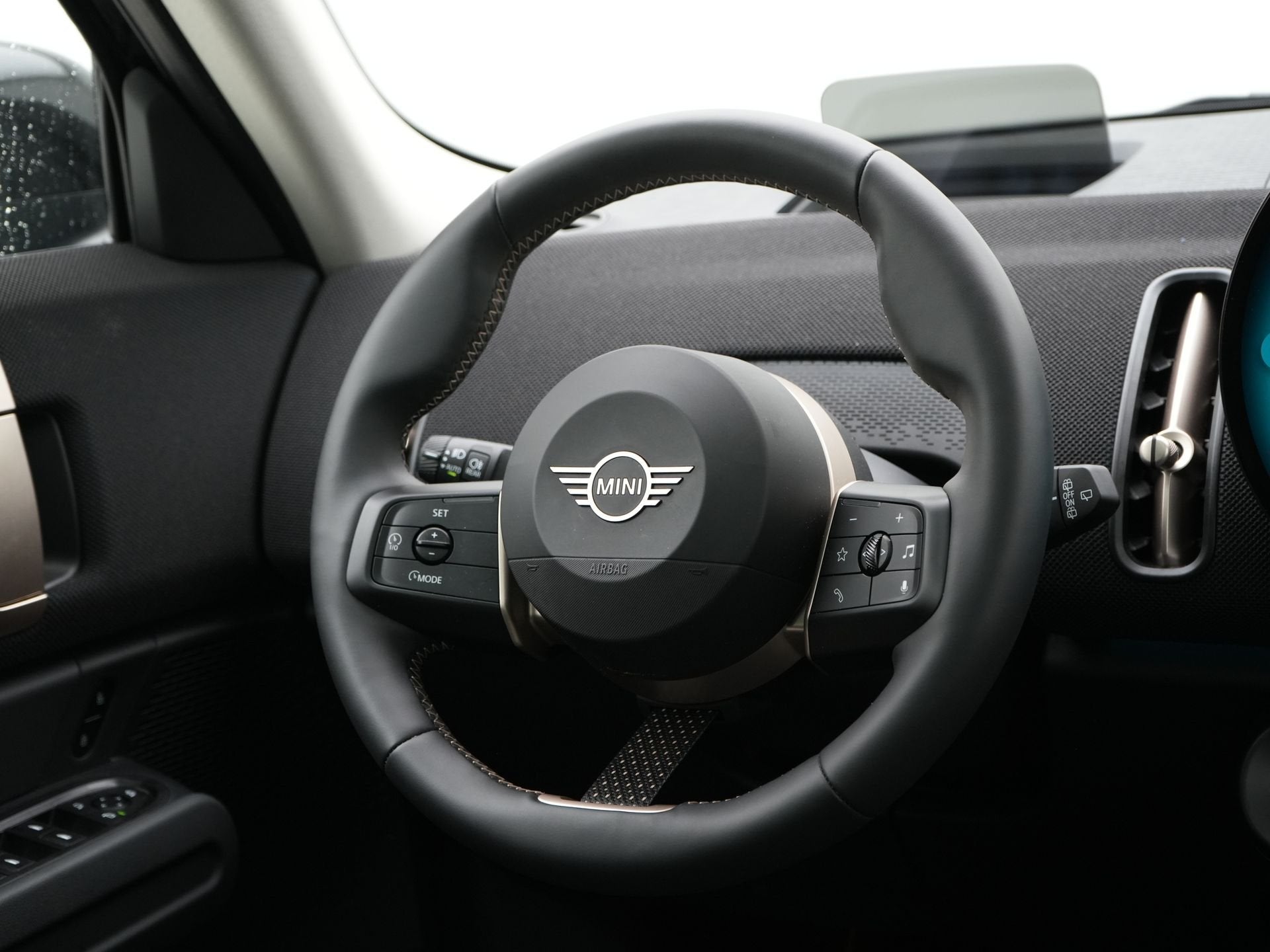 MINI Countryman C Classic Pakket M Plus (bj 2025, automaat), Stof, Gebruikt, Met garantie (alle), Parkeerassistent