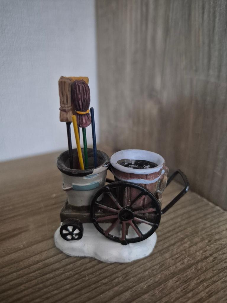 Lemax figuur 42 kerstdorp kersthuisjes, Diversen, Kerst, Ophalen of Verzenden, Zo goed als nieuw