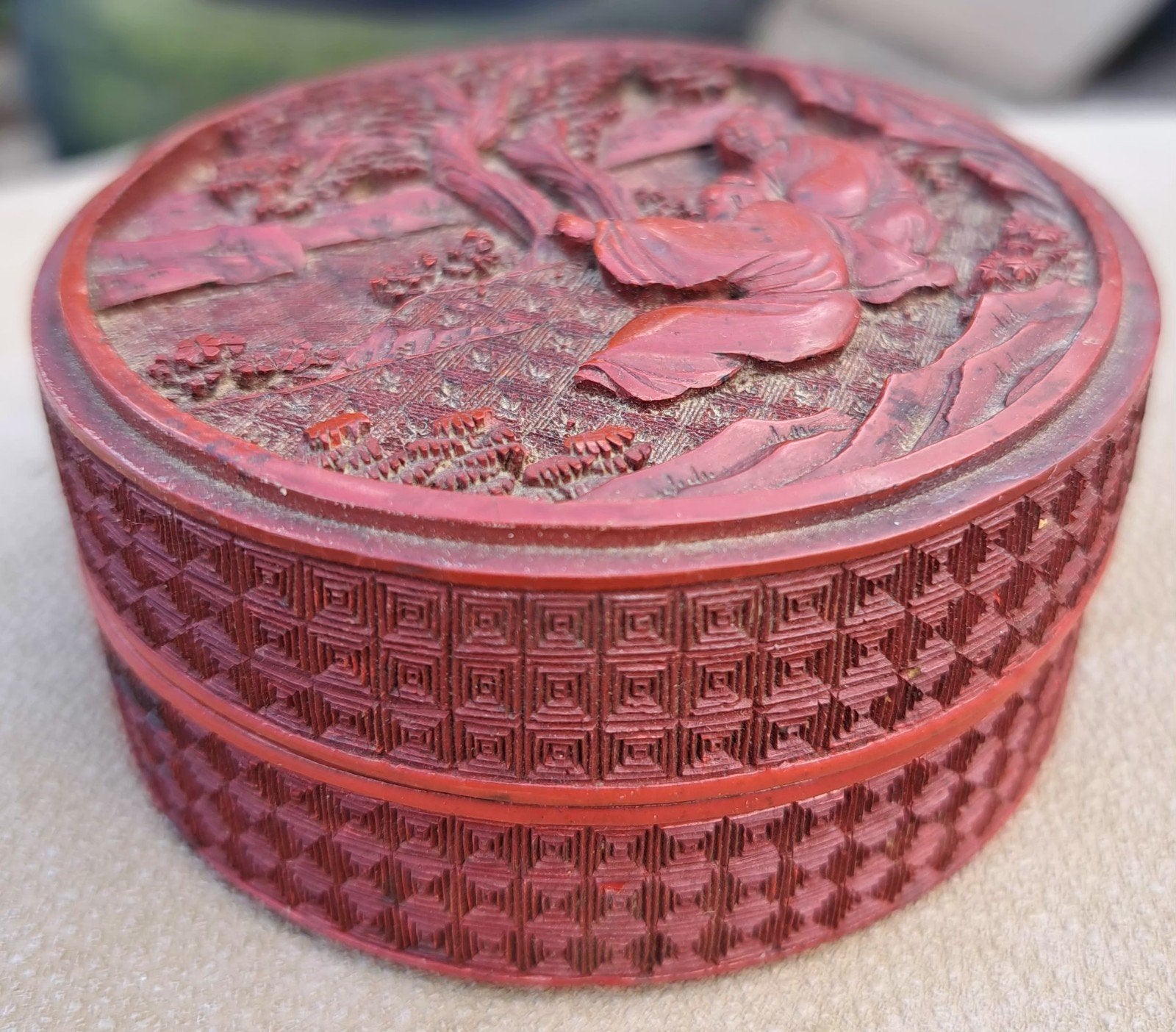 Antieke Chinese Lakdoos met Gedetailleerd Snijwerk, Antiek en Kunst, Ophalen of Verzenden