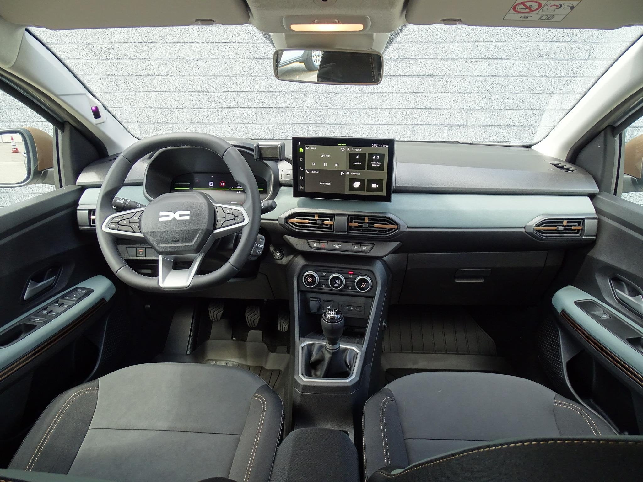 Dacia Sandero 1.0 TCe 110 limited edition FULL OPTIONS / MET, Voorwielaandrijving, Stof, Handgeschakeld, Nieuw