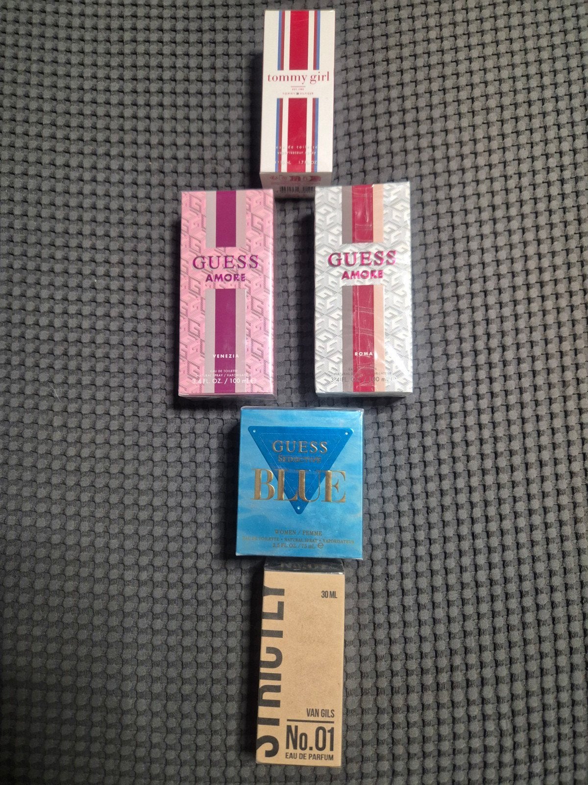 5x nieuwe dames parfums Guess, Tommy Hilfiger van Gils, Sieraden, Tassen en Uiterlijk, Uiterlijk | Parfum, Ophalen of Verzenden