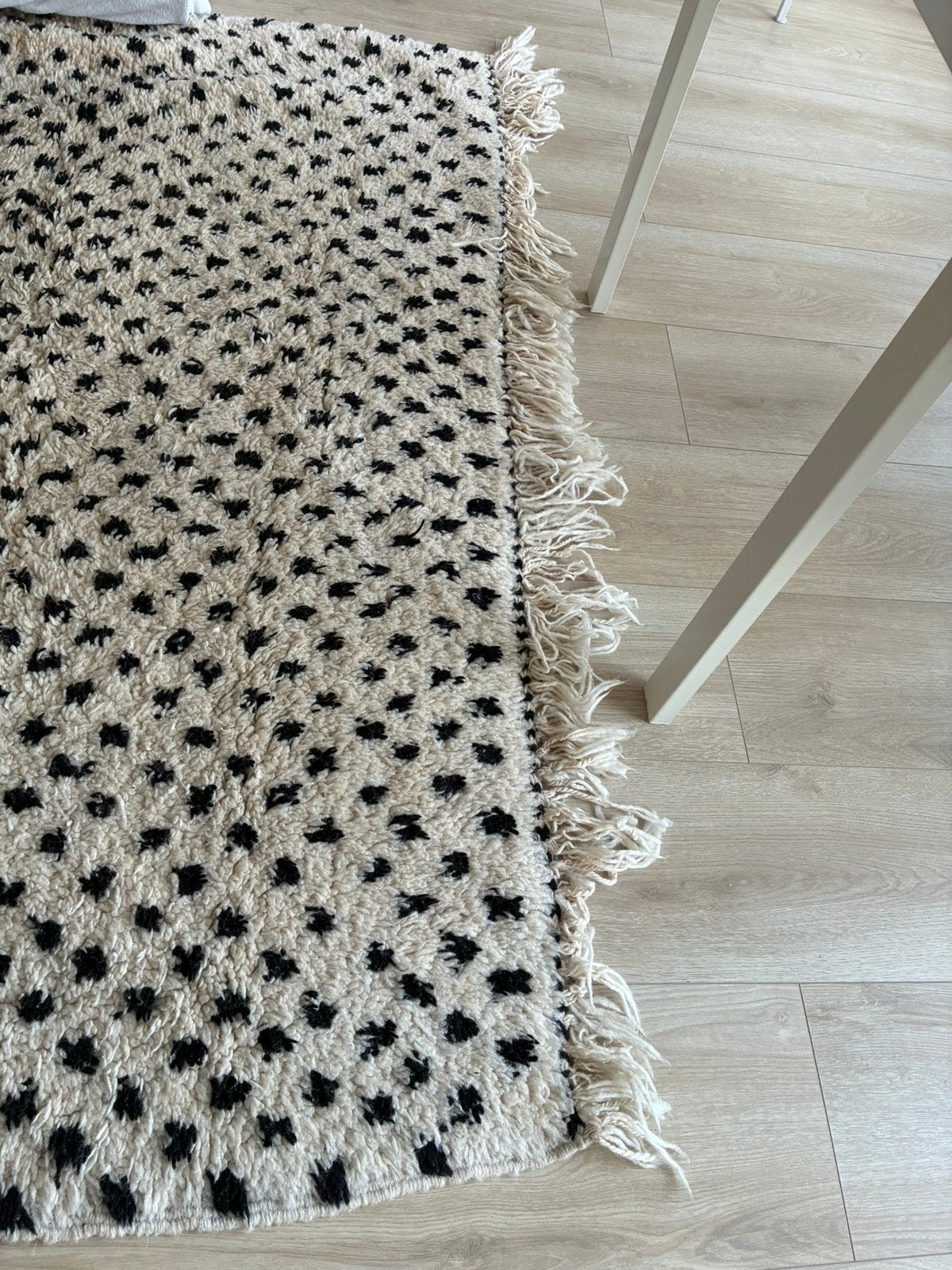 Wollen Marokkaanse karpet, Ophalen, Zo goed als nieuw, 200 cm of meer, Crème