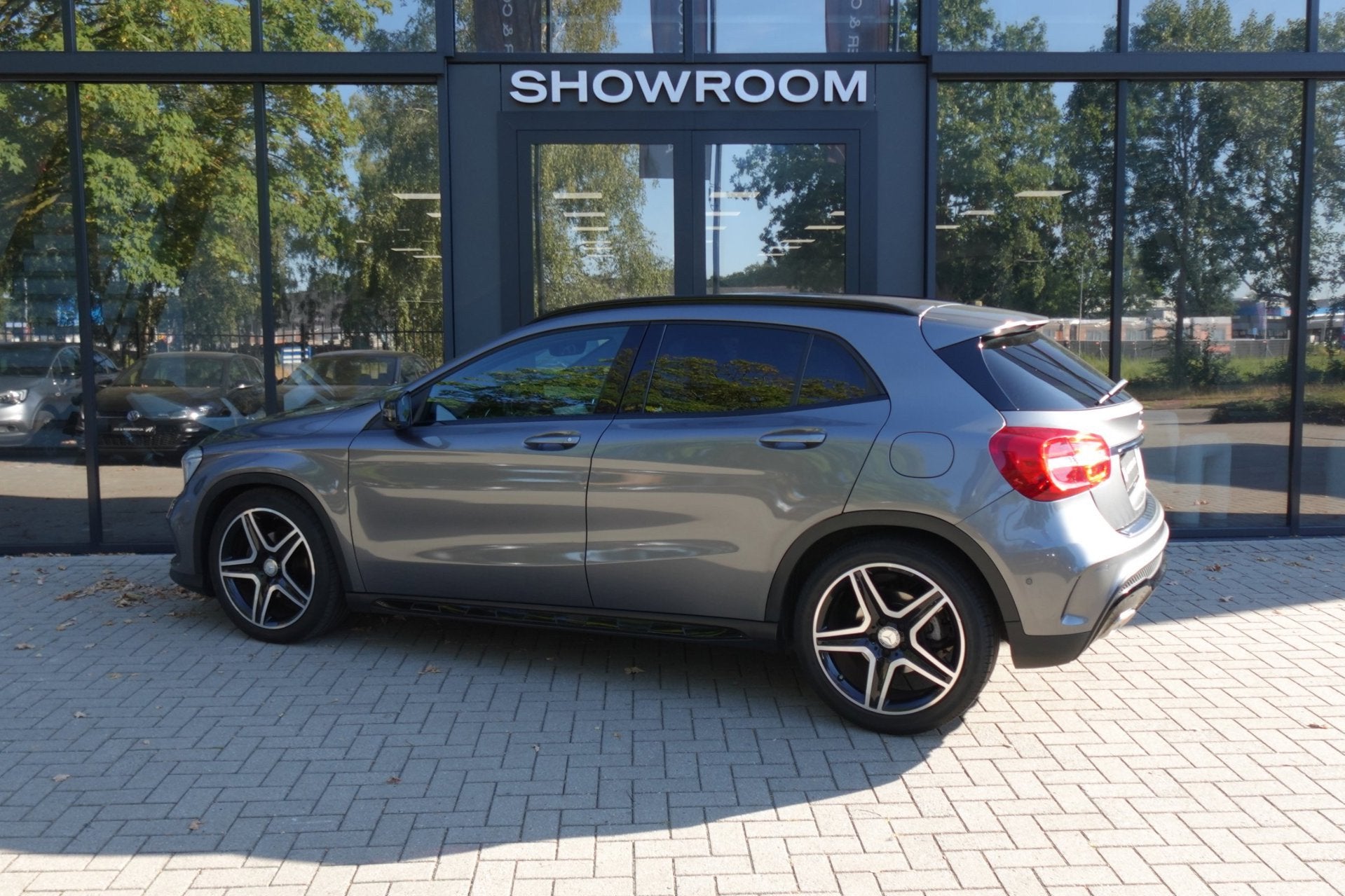 Mercedes-Benz GLA-klasse 180 Prestige CAM AMG', Gebruikt, Zwart, 4 cilinders, Bedrijf
