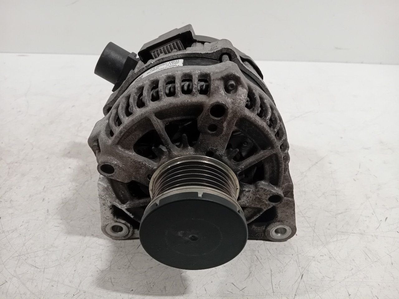 Dynamo Ford Fiesta, Auto-onderdelen, Onderdelen@venauto.nl, Van der Ven Autorecycling B.V., Gebruikt, Ettenseweg 76, 4706 PB Roosendaal, The Netherlands