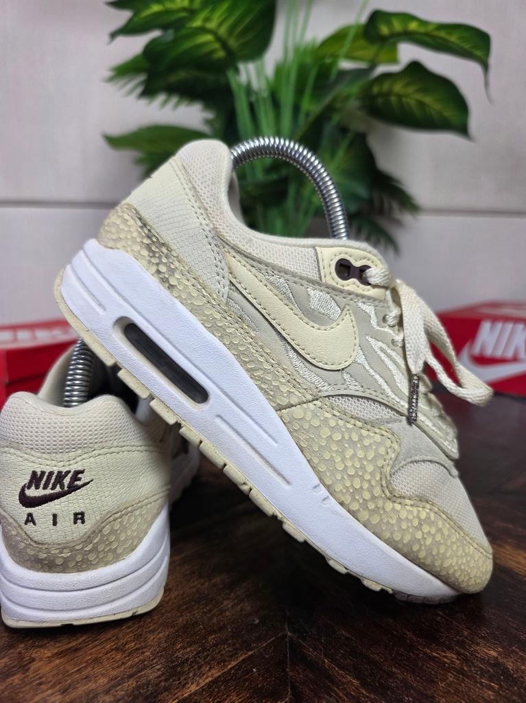 Nike Air Max 1 '87 "Coconut Milk" maat 37,5, Beige, Nike, Ophalen of Verzenden, Nike