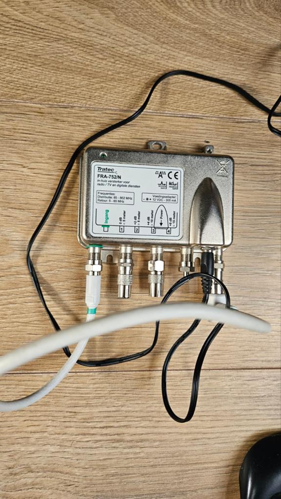 Tratec FRA-752/N in-huis versterker voor radio/TV, Ophalen of Verzenden, Gebruikt, Minder dan 2 meter, Overige kabels
