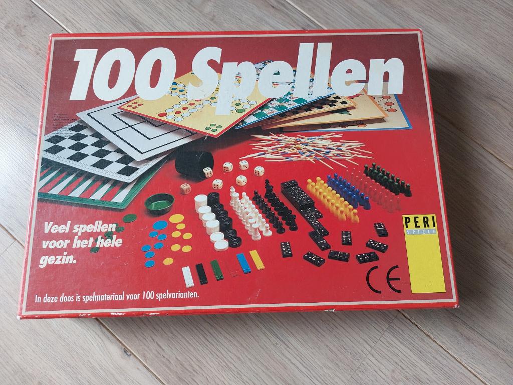 Te koop; 100 spellen doos, Hobby en Vrije tijd, Gezelschapsspellen | Bordspellen, Vijf spelers of meer, Ophalen of Verzenden, Gebruikt