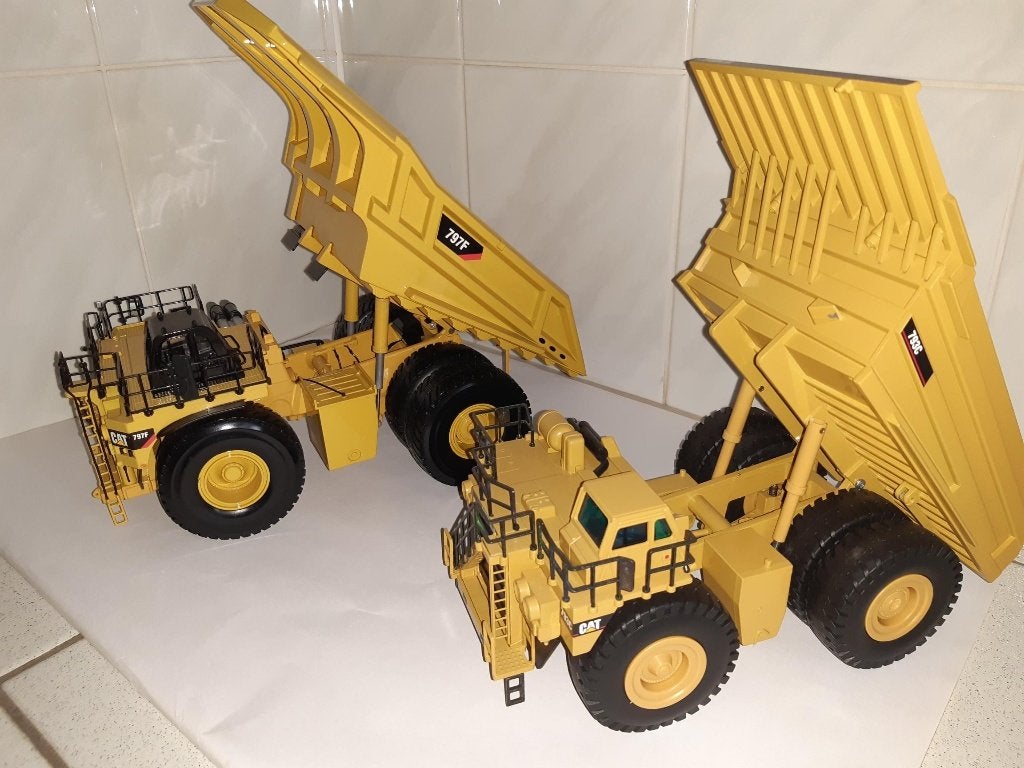 2 mijnbouw dumpers caterpillar nzg en norscot, Ophalen of Verzenden, Zo goed als nieuw, Hijskraan, Tractor of Landbouw, NZG