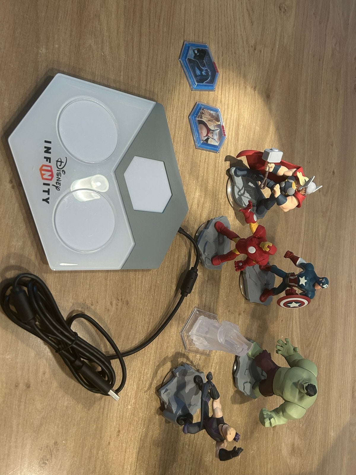 Disney Infinity 2.0 Marvel Super Heroes Starter Pack, Spelcomputers en Games, Games | Overige, Avontuur en Actie, 2 spelers, Eén computer