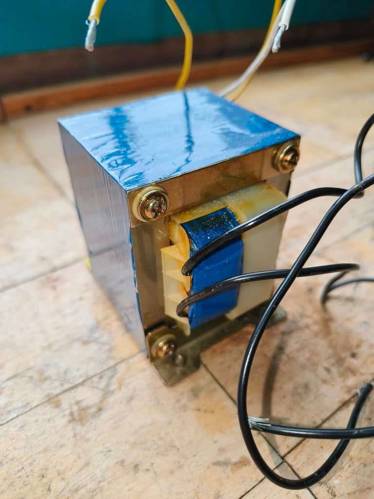 Transformator 230V naar 2x 12V, Hobby en Vrije tijd, Elektronica-componenten, Ophalen of Verzenden, Gebruikt