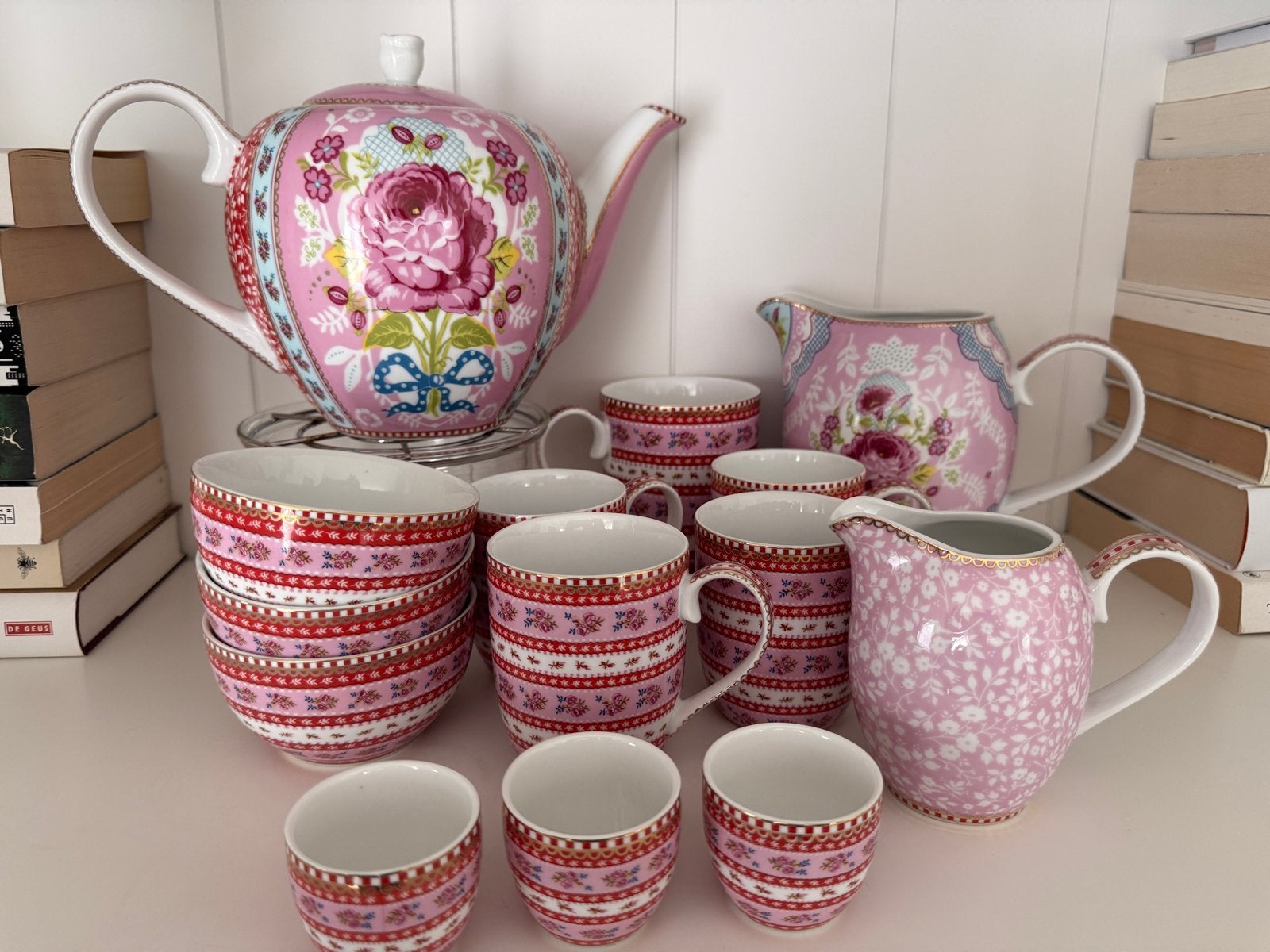 Pip Studio servies roze rood met bloemen en linten, Antiek en Kunst, Antiek | Servies compleet, Ophalen