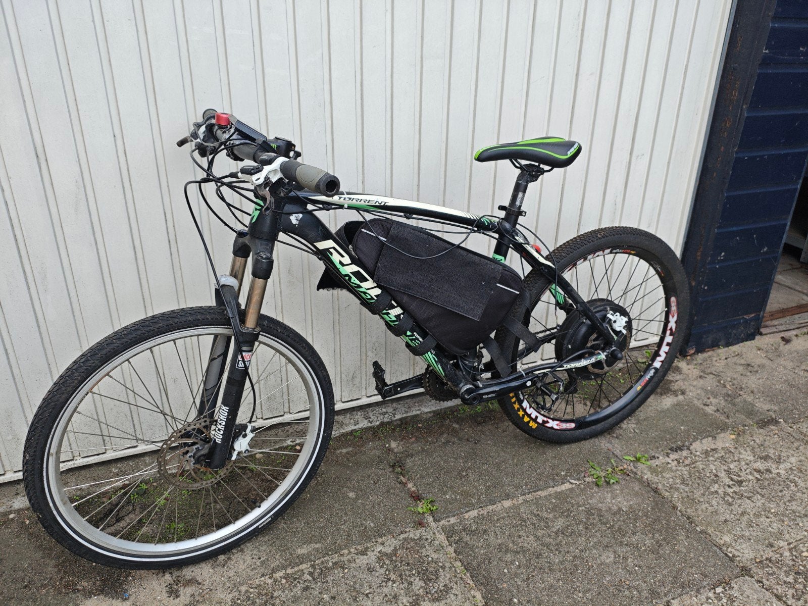 mtb met 1600 watt conversie kit met accu 48v opknapper, Fietsen en Brommers, Gebruikt, 51 tot 55 cm, 30 tot 50 km per accu, Ophalen