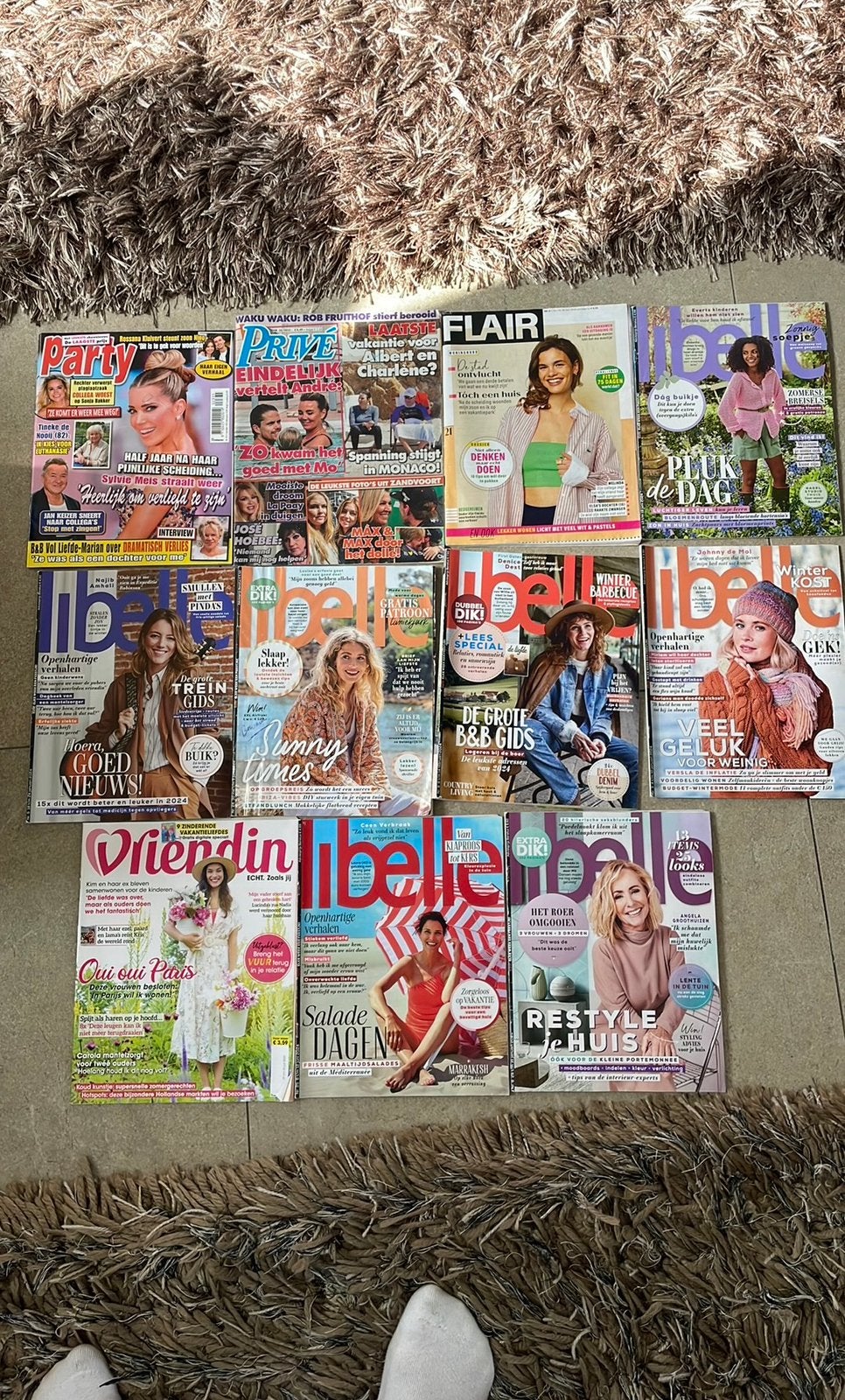 Tijdschriften 2024, libelle enz, Ophalen of Verzenden, Zo goed als nieuw, Damesbladen