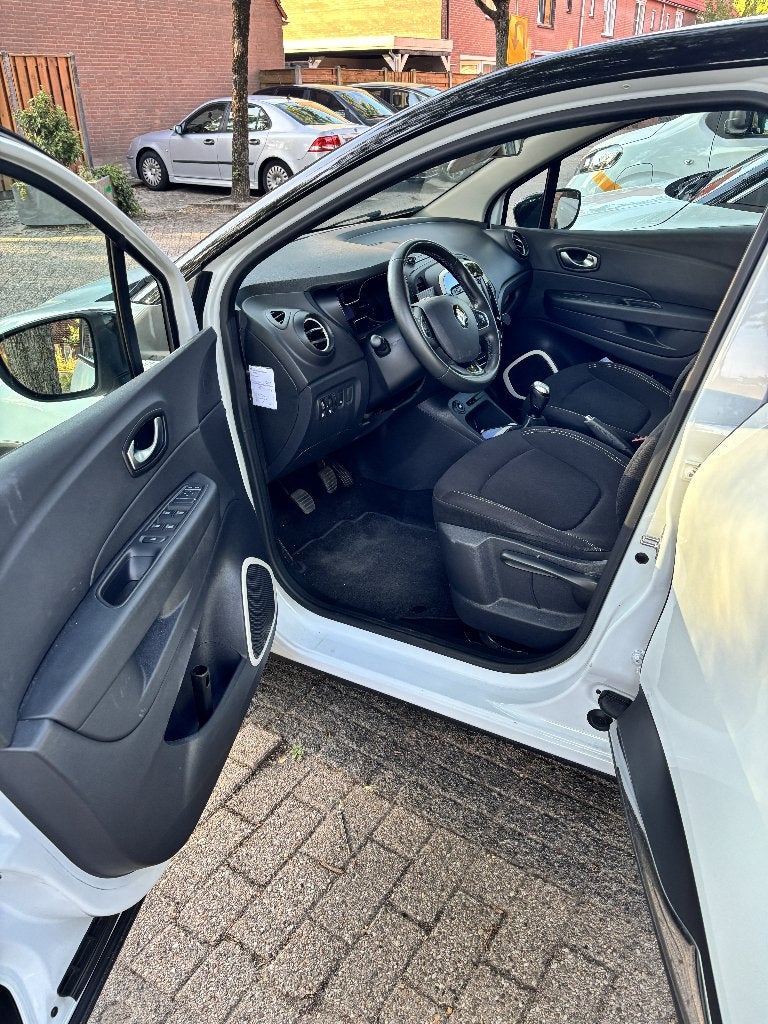 Foto 4 van Renault Captur 0.9 TCE 90 2018 Wit € 8950,00
