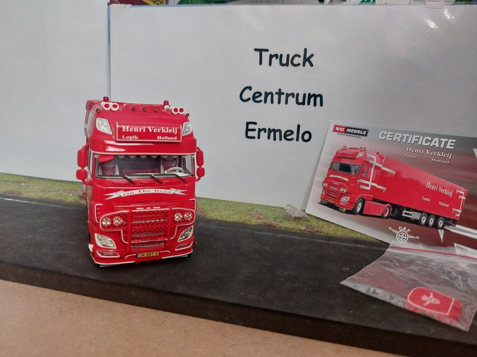 HENRI VERKLEIJ. DAF XF 42, Ophalen of Verzenden, Zo goed als nieuw, Bus of Vrachtwagen, Lion Toys