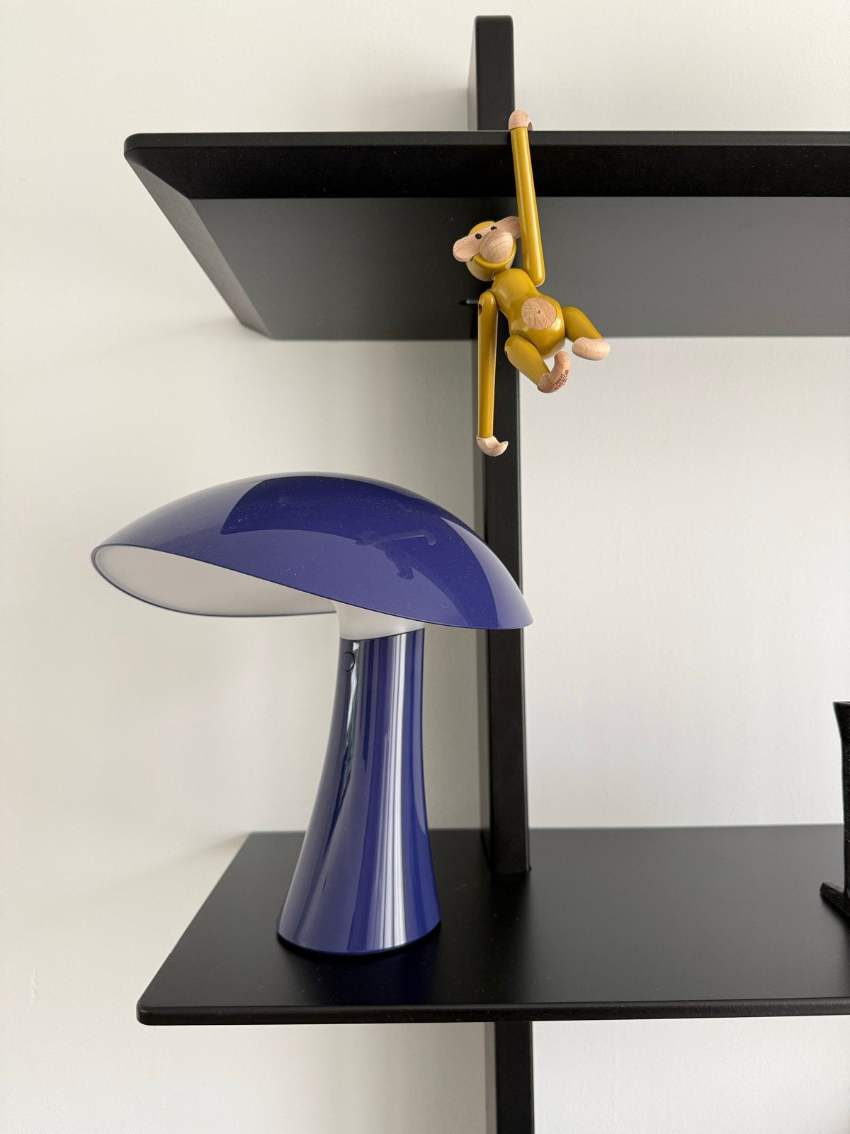 Rumee 220 Tafellamp - Stijlvolle louis poulsen, Huis en Inrichting, Lampen | Tafellampen, Blauw, Paddenstoellamp, Ophalen of Verzenden